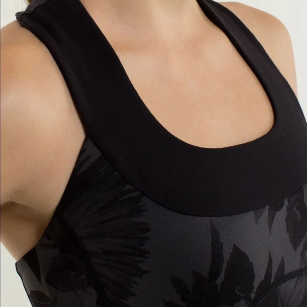 Lululemon 🍋 Scoop Neck Tank Lion BriskBloom Black - Picture 3 of 16